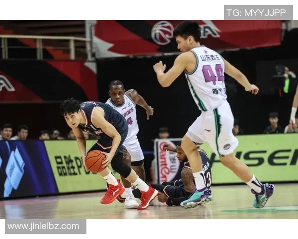 广东宏远战胜辽宁本钢,豪取七连胜,杨昊成为大赛MVP