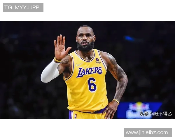 湖人队主场大胜勇士，詹姆斯狂砍三双创纪录