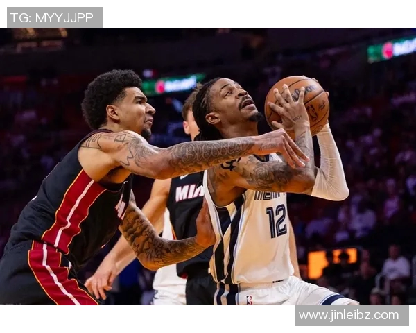 马刺队终结灰熊队连胜,德罗赞独得30分,重燃胜利希望 马刺队终结灰熊队连胜,德罗赞独得30分,重燃胜利希望