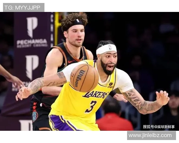 尼克斯队主场大胜湖人，安东尼-戴维斯遭逆转关键时刻被遗忘