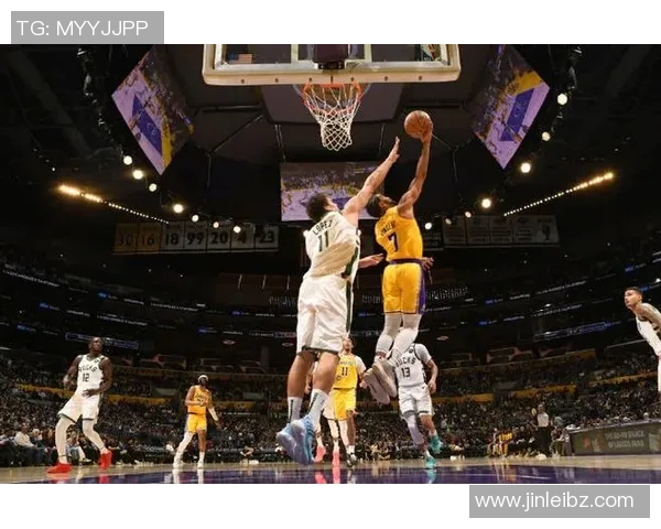 雄鹿全队爆发，击败湖人取得胜利