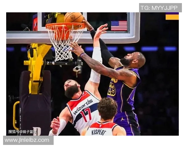 詹姆斯砍下三双，领导湖人队夺取胜利——荣耀与传承