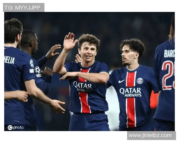 巴黎圣日耳曼1-0击败曼联，成功晋级欧冠四分之一决赛