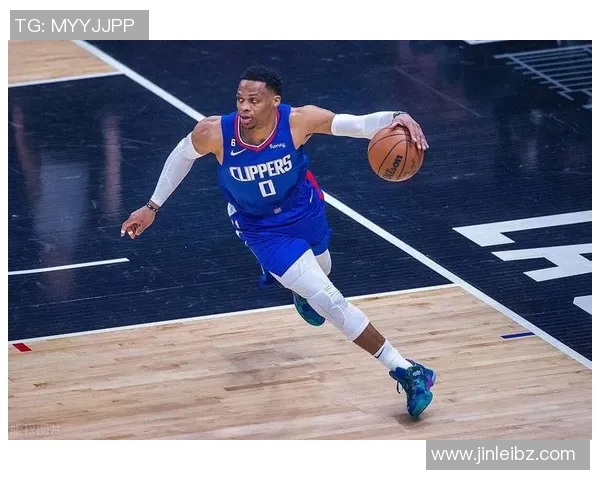 活塞签下自由球员韦斯特布鲁克，期待新赛季表现